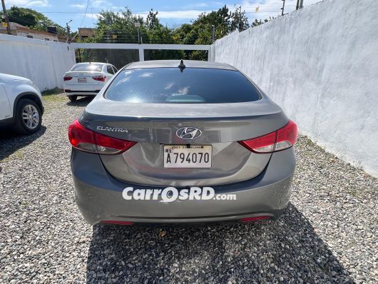 Hyundai Elantra Carros en venta