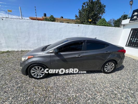 Hyundai Elantra Carros en venta