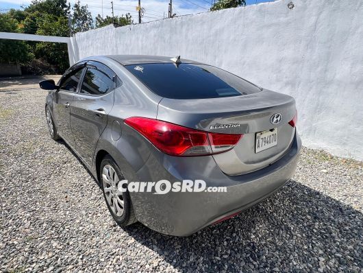 Hyundai Elantra Carros en venta