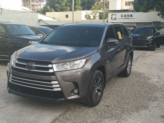Toyota Highlander LE en venta