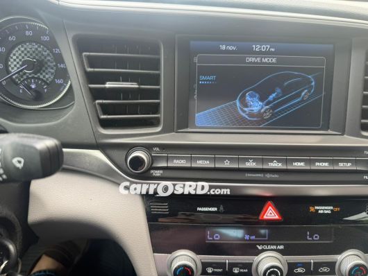 Hyundai Elantra Carros en venta