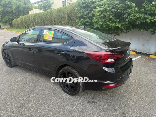 Hyundai Elantra Carros en venta
