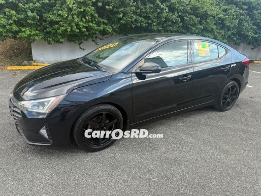 Hyundai Elantra Carros en venta