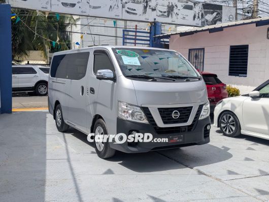 Nissan NV Autobus en venta