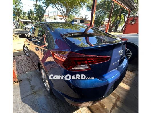 Hyundai Elantra Carros en venta