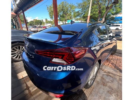 Hyundai Elantra Carros en venta