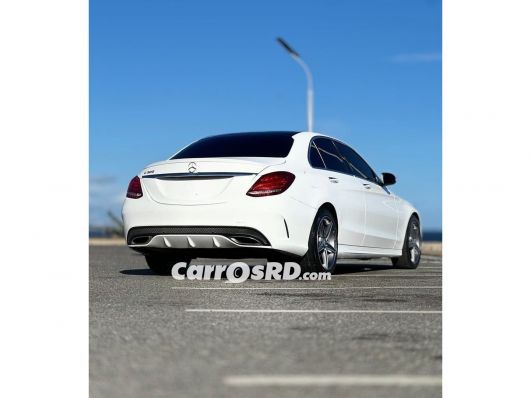 Mercedes-Benz Clase C Carros en venta