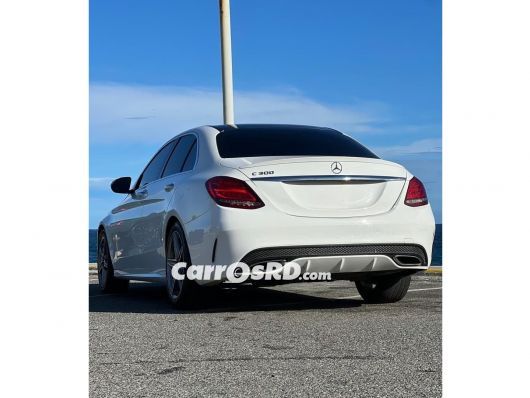 Mercedes-Benz Clase C Carros en venta