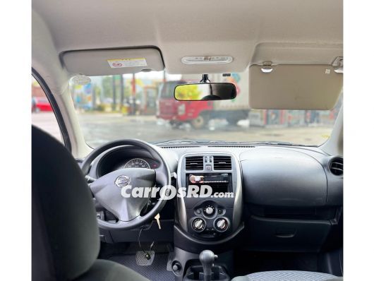 Nissan March Hatchback en venta