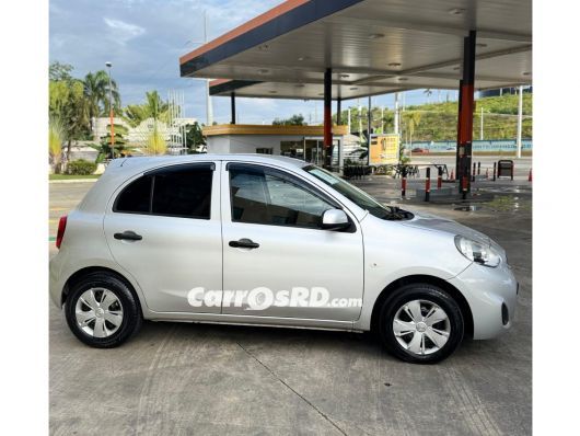 Nissan March Hatchback en venta