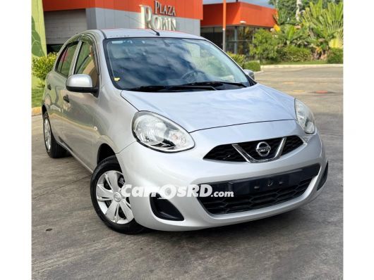 Nissan March Hatchback en venta