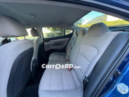 Hyundai Elantra Carros en venta