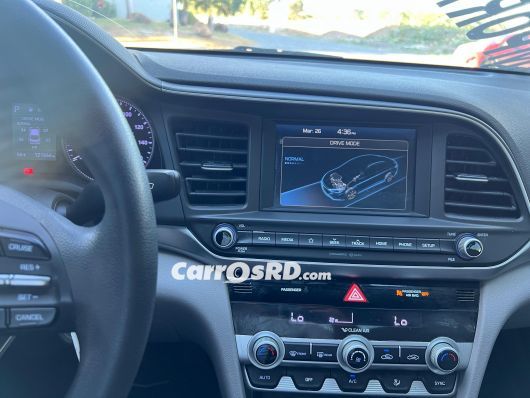 Hyundai Elantra Carros en venta