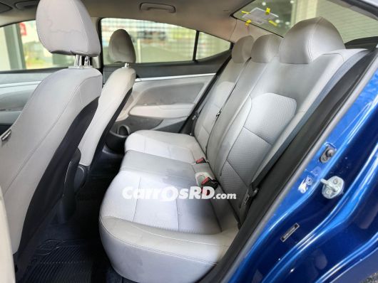 Hyundai Elantra Carros en venta