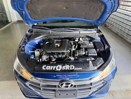 Hyundai Elantra Carros en venta