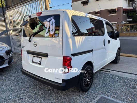 Nissan NV Minivan en venta