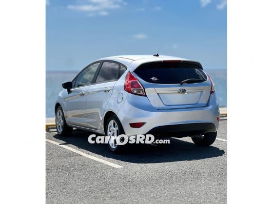 Ford Fiesta Carros en venta