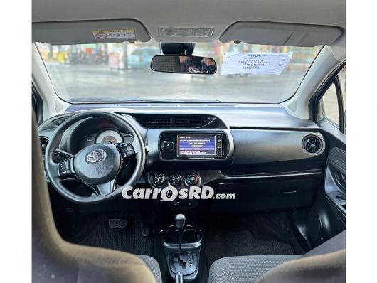 Toyota Vitz Carros en venta