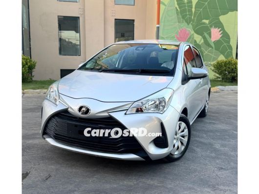 Toyota Vitz Carros en venta