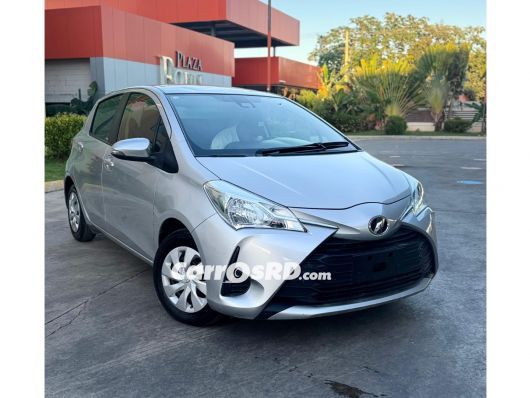 Toyota Vitz Carros en venta