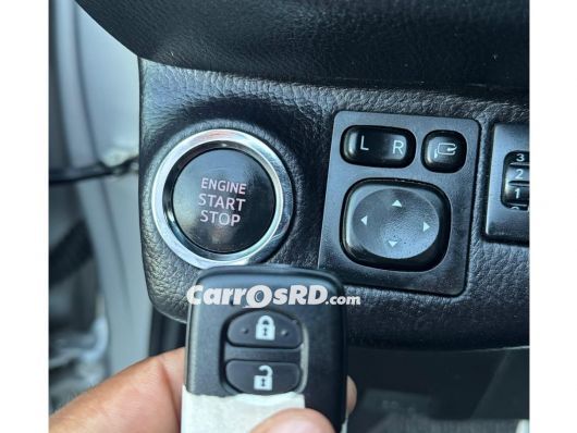 Toyota Vitz Carros en venta