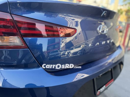 Hyundai Elantra Carros en venta