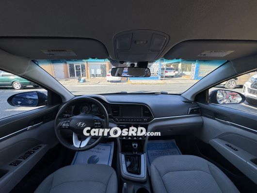 Hyundai Elantra Carros en venta