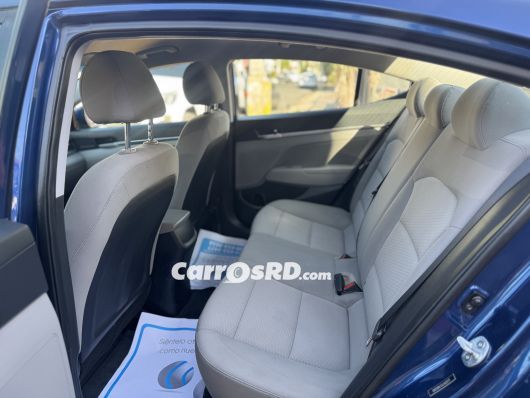 Hyundai Elantra Carros en venta