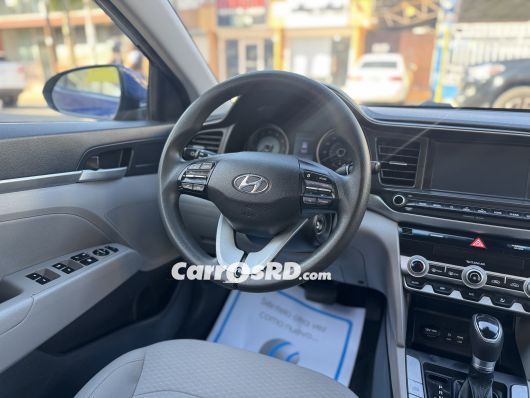 Hyundai Elantra Carros en venta