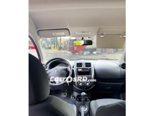 Nissan March Hatchback en venta