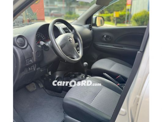 Nissan March Hatchback en venta