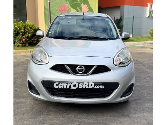 Nissan March Hatchback en venta