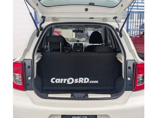 Nissan March Hatchback en venta