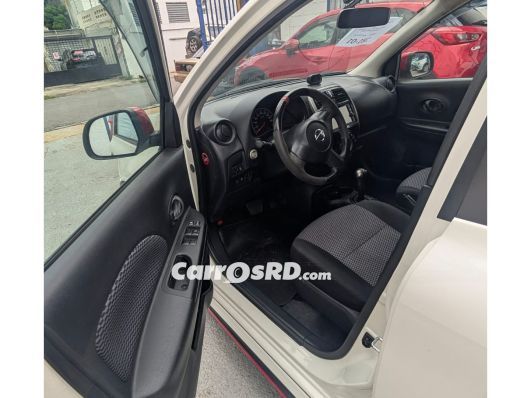 Nissan March Hatchback en venta