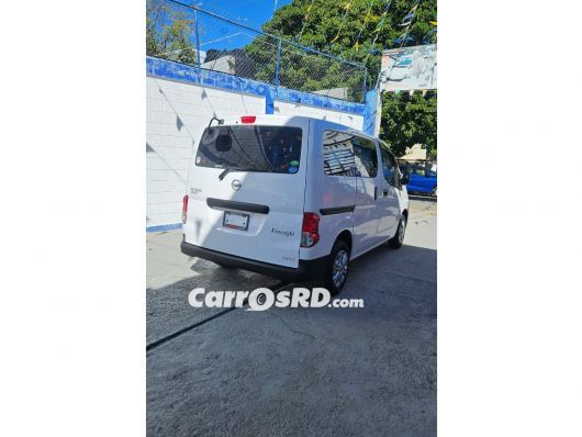 Nissan NV Minivan en venta