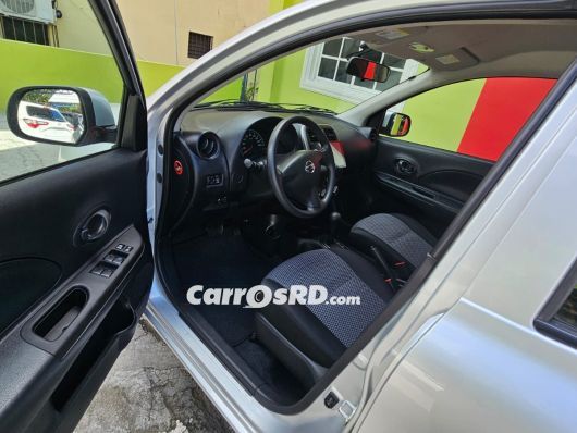 Nissan March Hatchback en venta