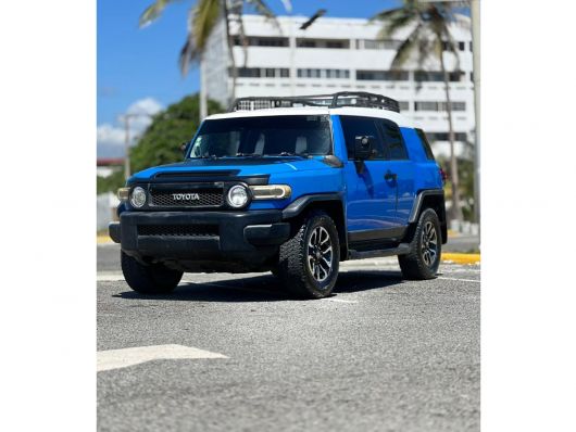 Toyota FJ Cruiser Basico en venta