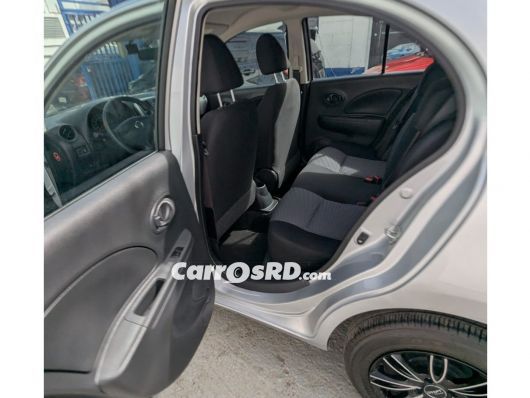 Nissan March Hatchback en venta