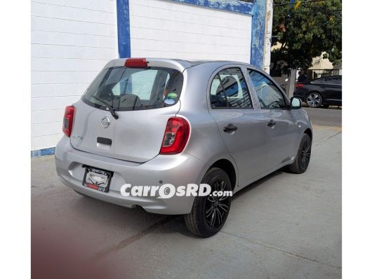 Nissan March Hatchback en venta