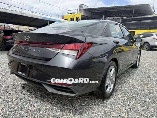 Hyundai Elantra Carros en venta