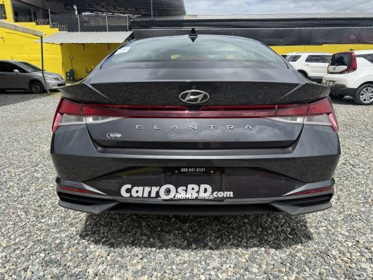 Hyundai Elantra Carros en venta