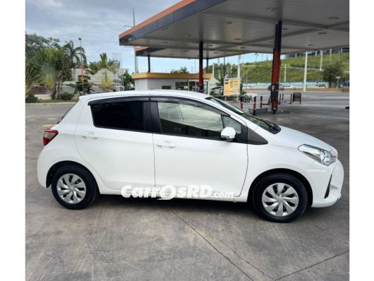 Toyota Vitz Carros en venta