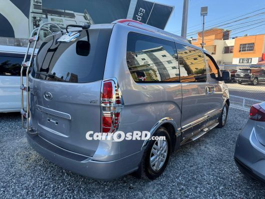Hyundai Grand Starex Minivan en venta