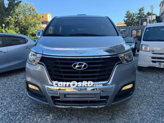 Hyundai Grand Starex Minivan en venta