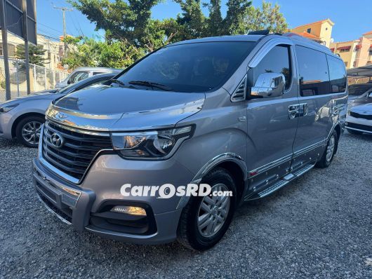 Hyundai Grand Starex Minivan en venta