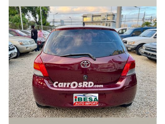 Toyota Vitz Carros en venta