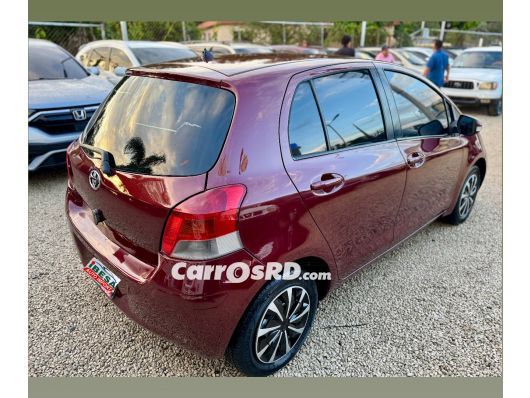 Toyota Vitz Carros en venta