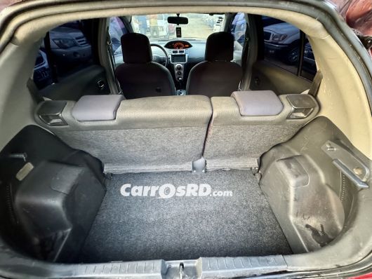 Toyota Vitz Carros en venta