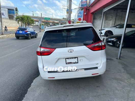 Toyota Sienna Minivan en venta