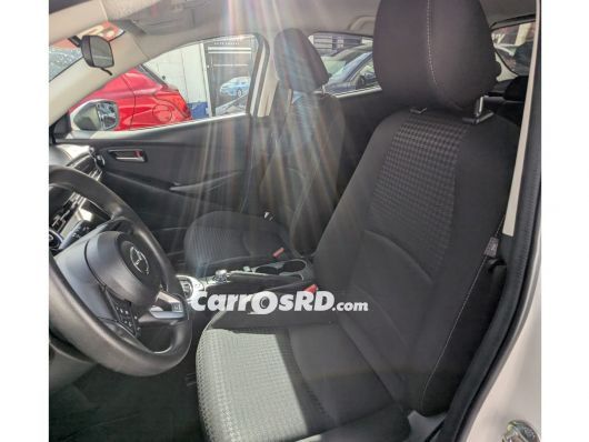 Mazda Demio Hatchback en venta